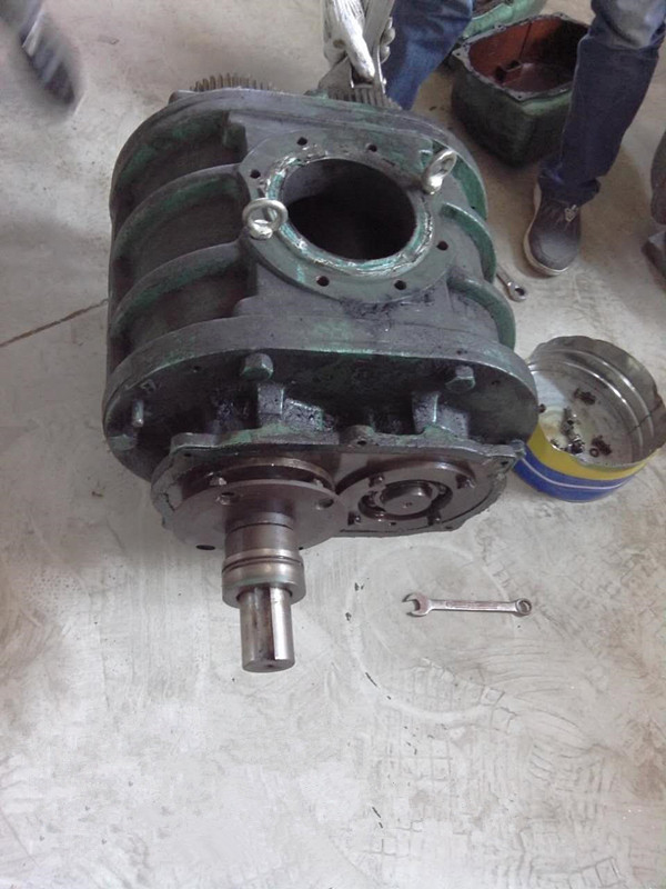 羅茨風(fēng)機(jī)維修時(shí)齒輪拆卸不下來怎么辦