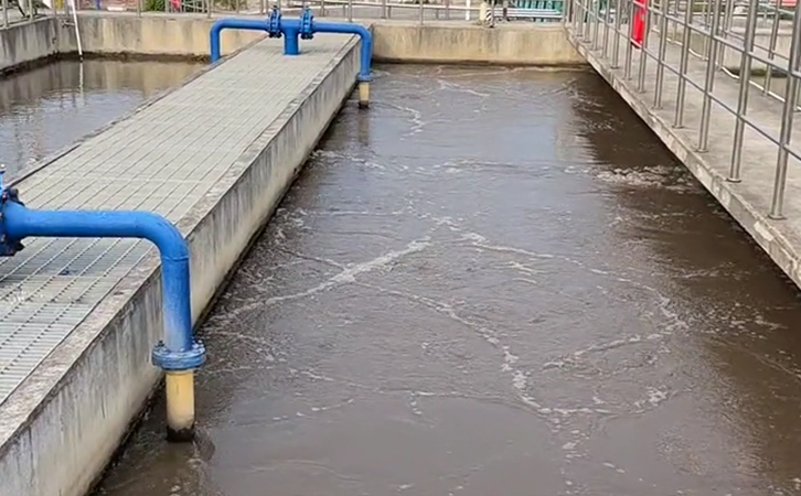 污水處理廠曝氣風機損壞，我廠人員進行上門維修服務(wù)